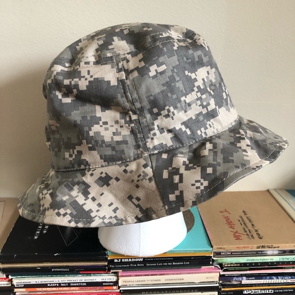 Rare Detroit Pistons Army Camo Bucket Hat - Picture 4 of 8
